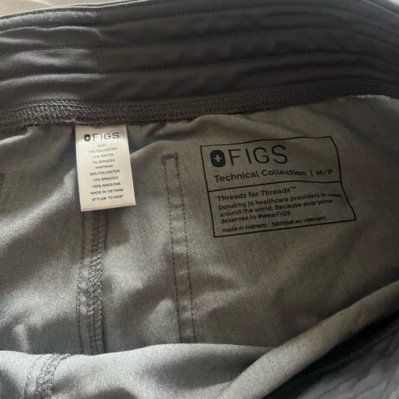 set of 3 FIGS Livingston basic scrub pants - Picture 5 of 5